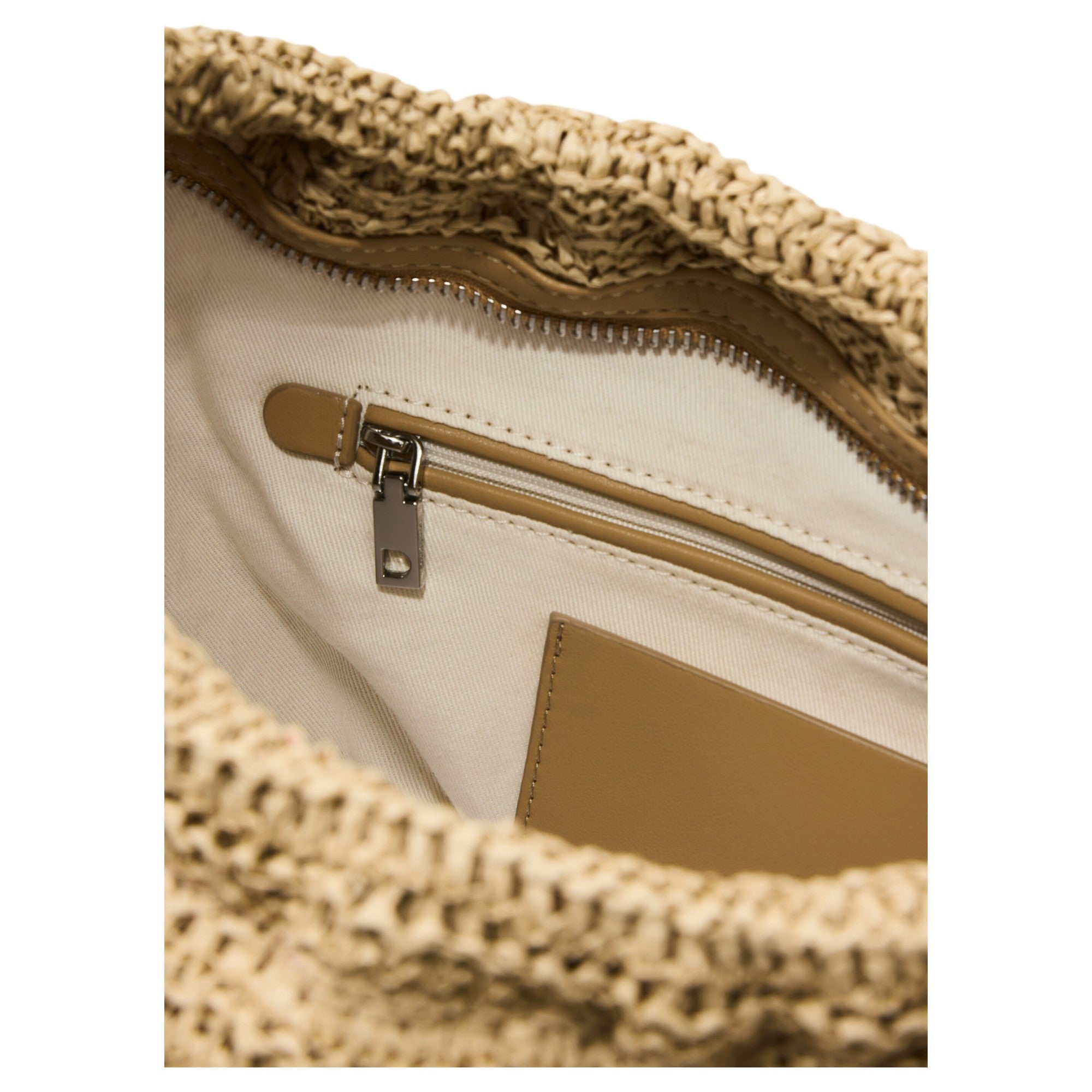 Bolso mediano ovalado rafia charms Desigual